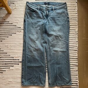 Hollister baggy Fit Low Rise Jeans in Short Length